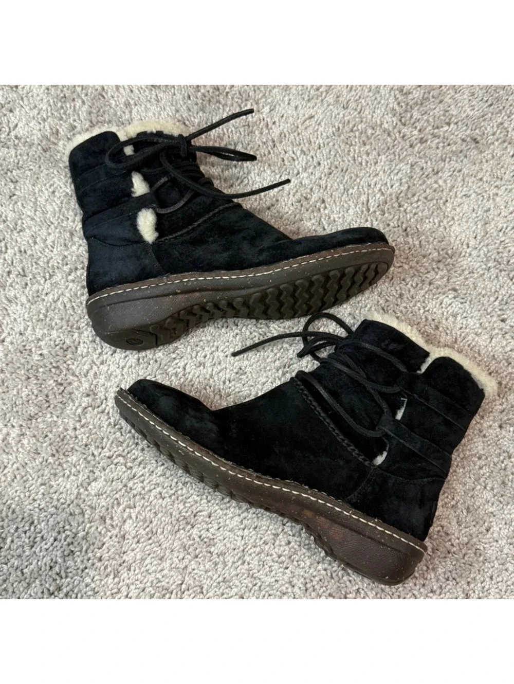 UGG Australia Black Sheepskin Lace-Up Winter Boots Women’s Size 8 EU 39